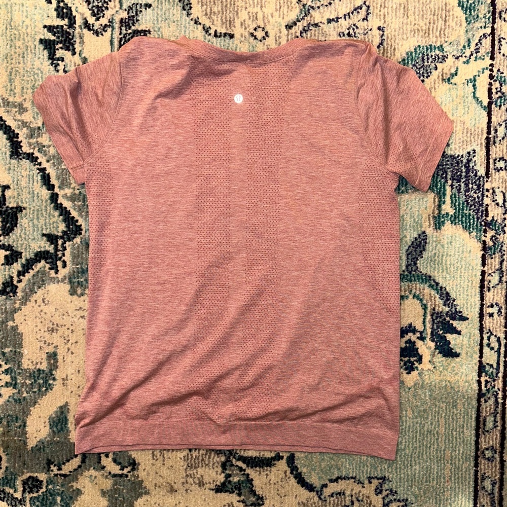 Lululemon pink shirt